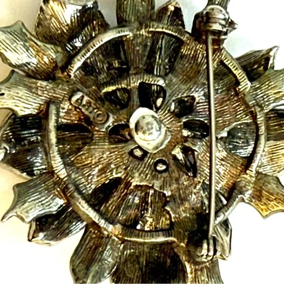 Silver and Gold Floral Brooch - Picture 8 of 9